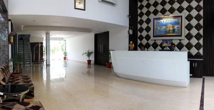 Sheetal International Rain Basera Rāipur Eksteriør billede